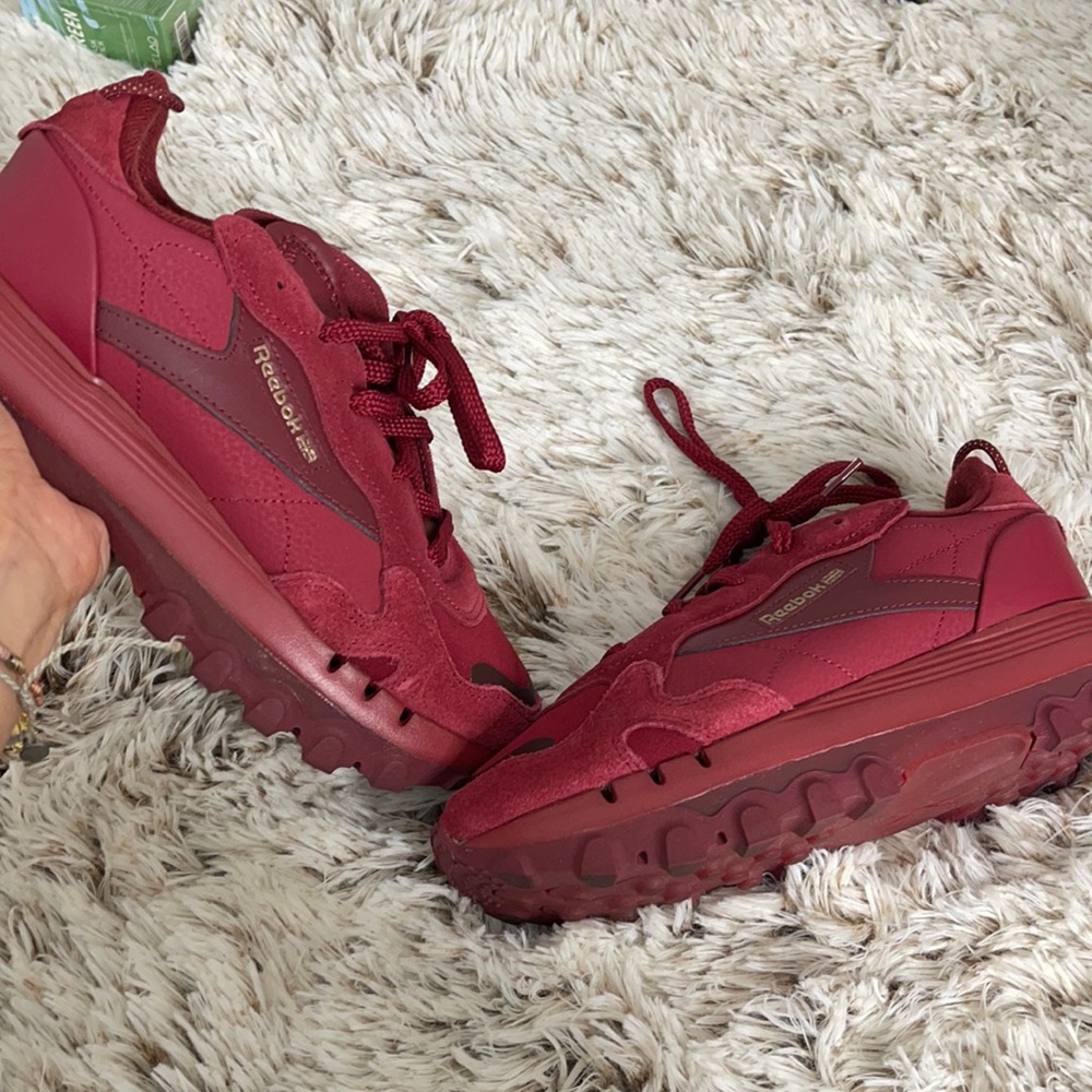 Reebok sneakers like new